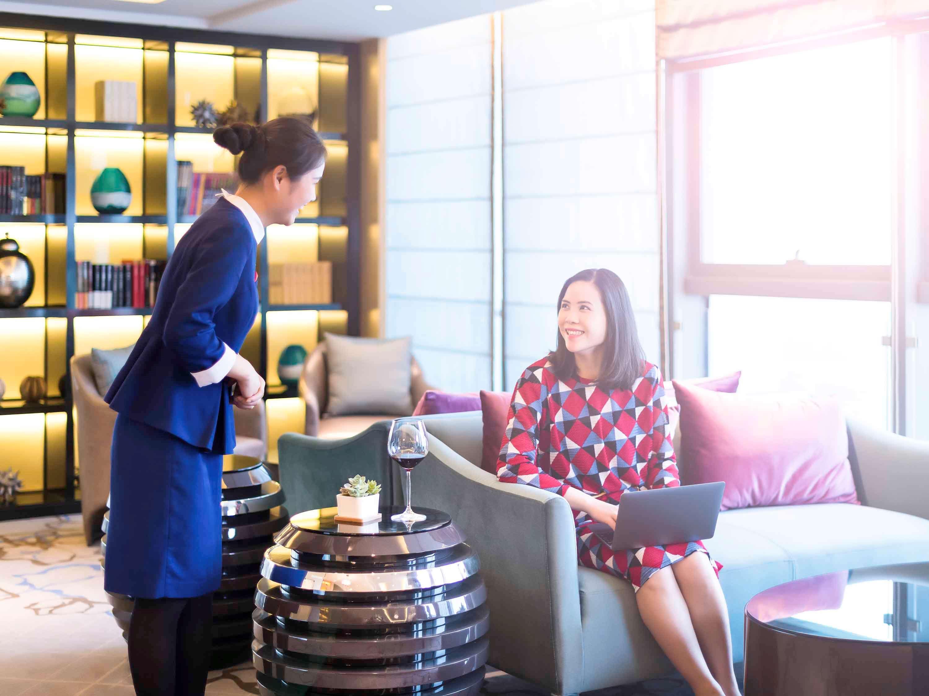Novotel Ningbo East Exteriör bild