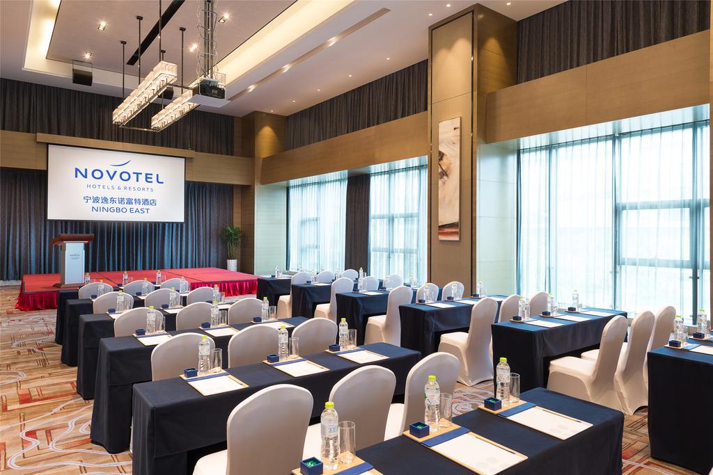 Novotel Ningbo East Exteriör bild